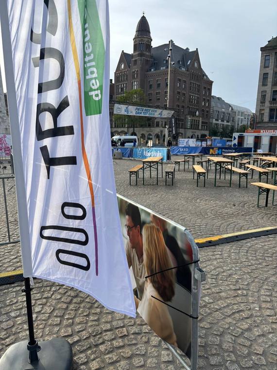 De TRUST IT-vlag bij de stand